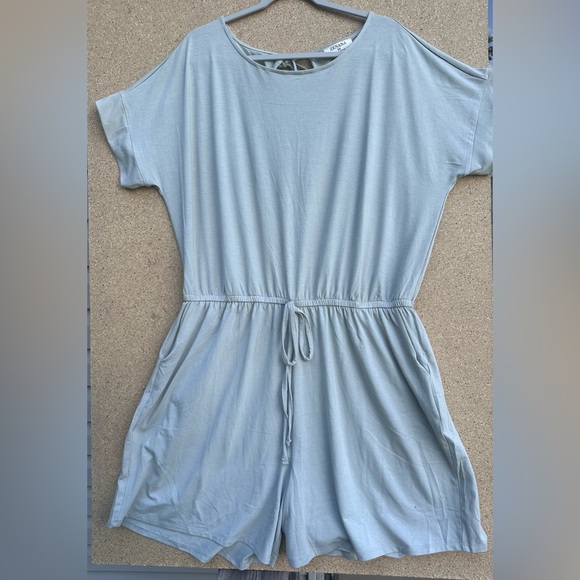Zenana Outfitters Soft Gray Romper Jumpsuit Size 3XL - Picture 1 of 10